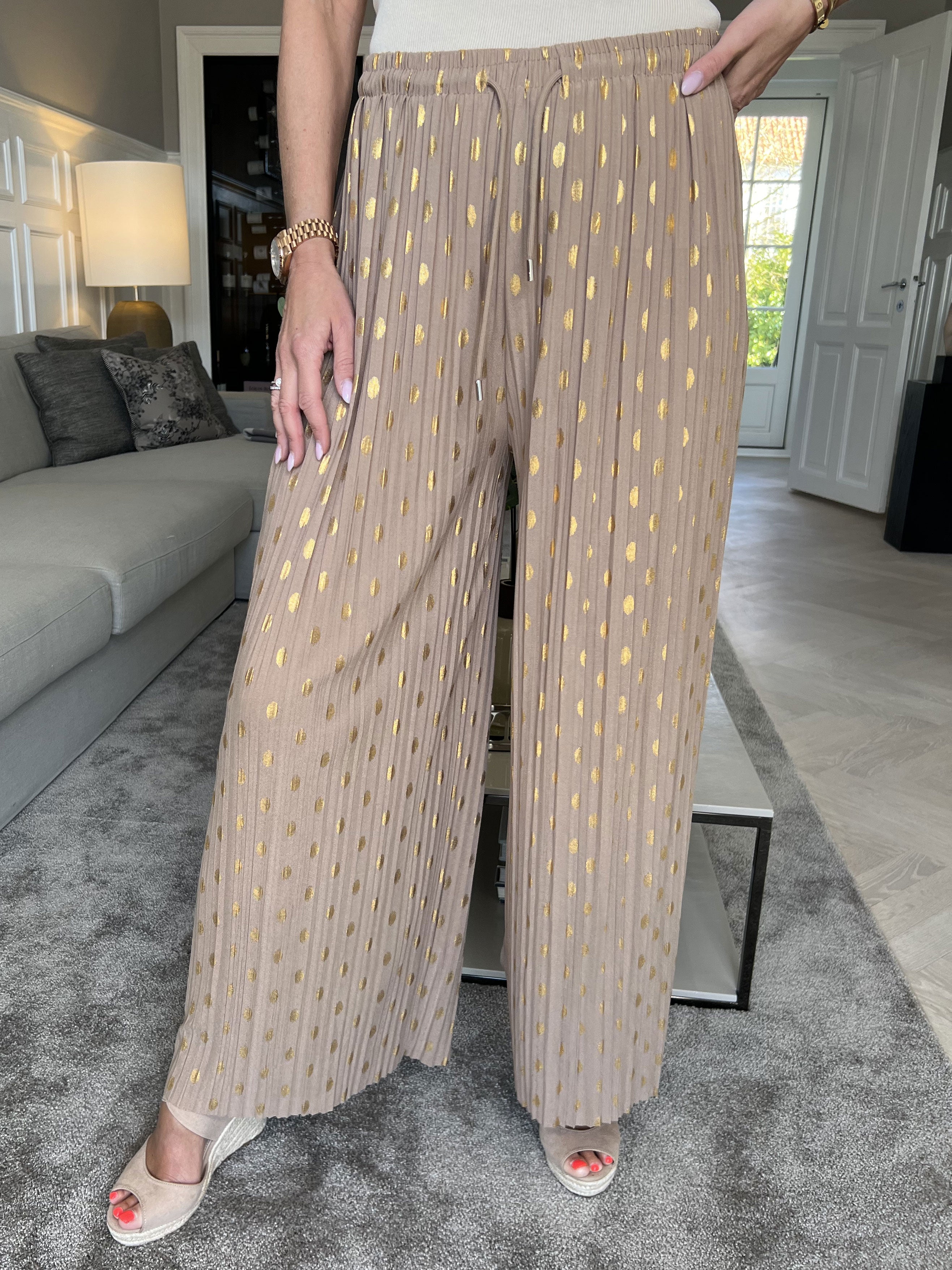 Aleta - Plisserade byxor med prickar